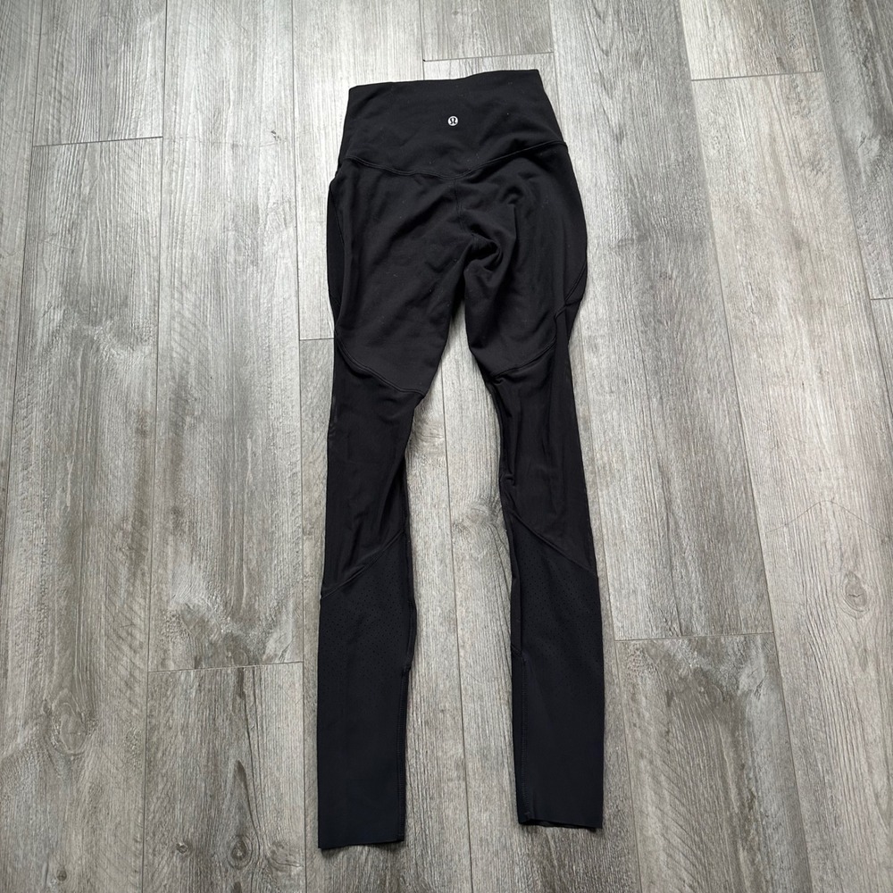 Lululemon Fast & Free leggings Black Size 6 Mesh Panels Pockets 28 length